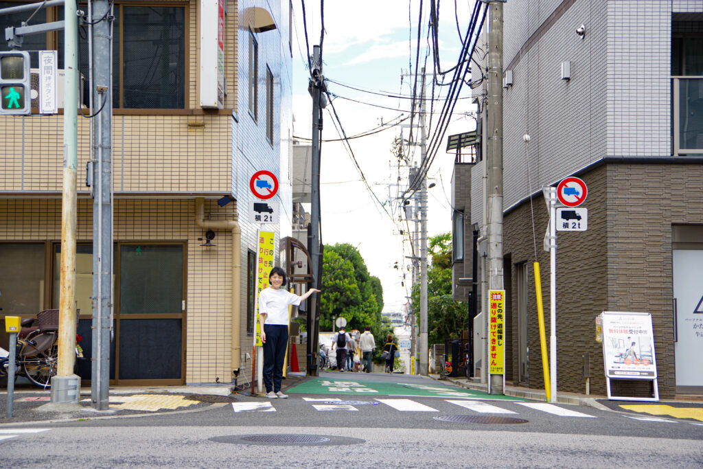 当院のあるマンションの横