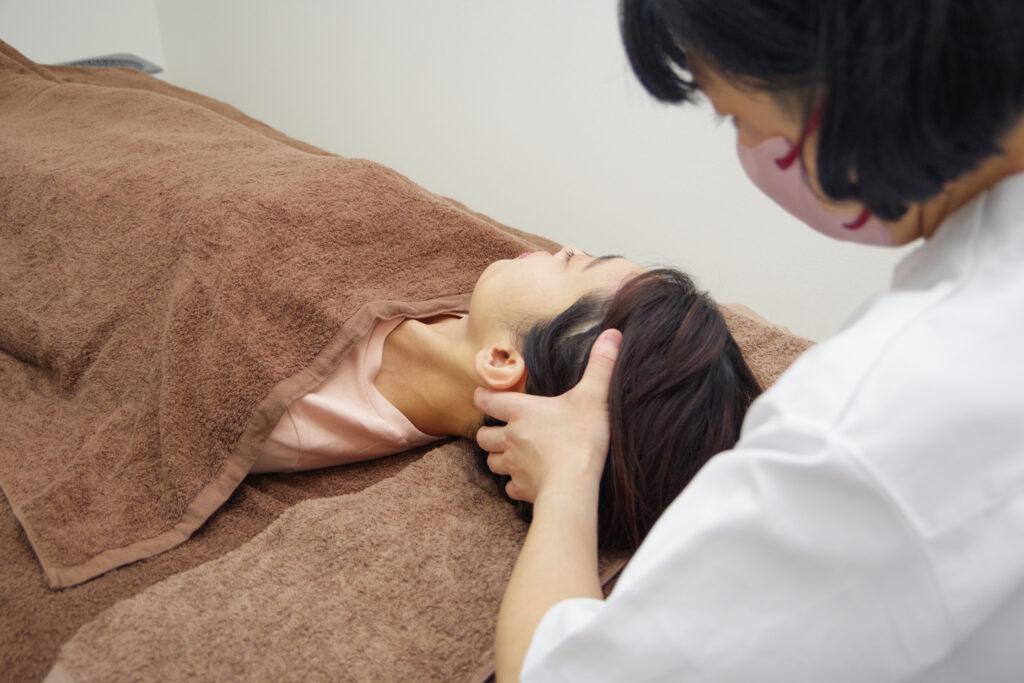 ポキポキしない首の整体